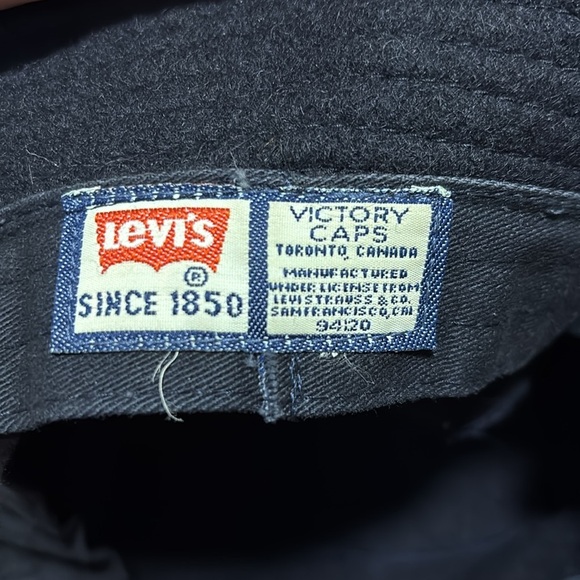 Levi's Bucket Hat - Picture 4 of 4